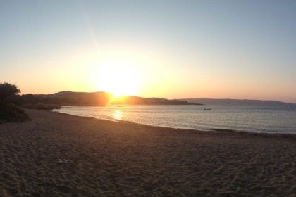 Επτά «μυστικές» παραλίες της Αττικής για ήρεμο μπάνιο - Ελλάδα