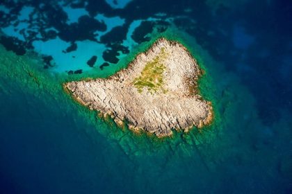 Πού βρίσκεται το τροπικό νησί της Ελλάδας με σχήμα καρδιάς ; - Ελλάδα