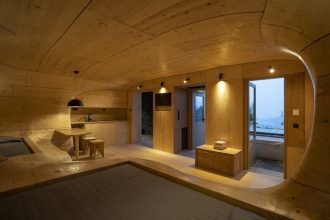 Wooden Cave, Μια μοναδική ξύλινή σπηλιά-σουίτα στα Τρίκάλα Κορινθίας - Ελλάδα