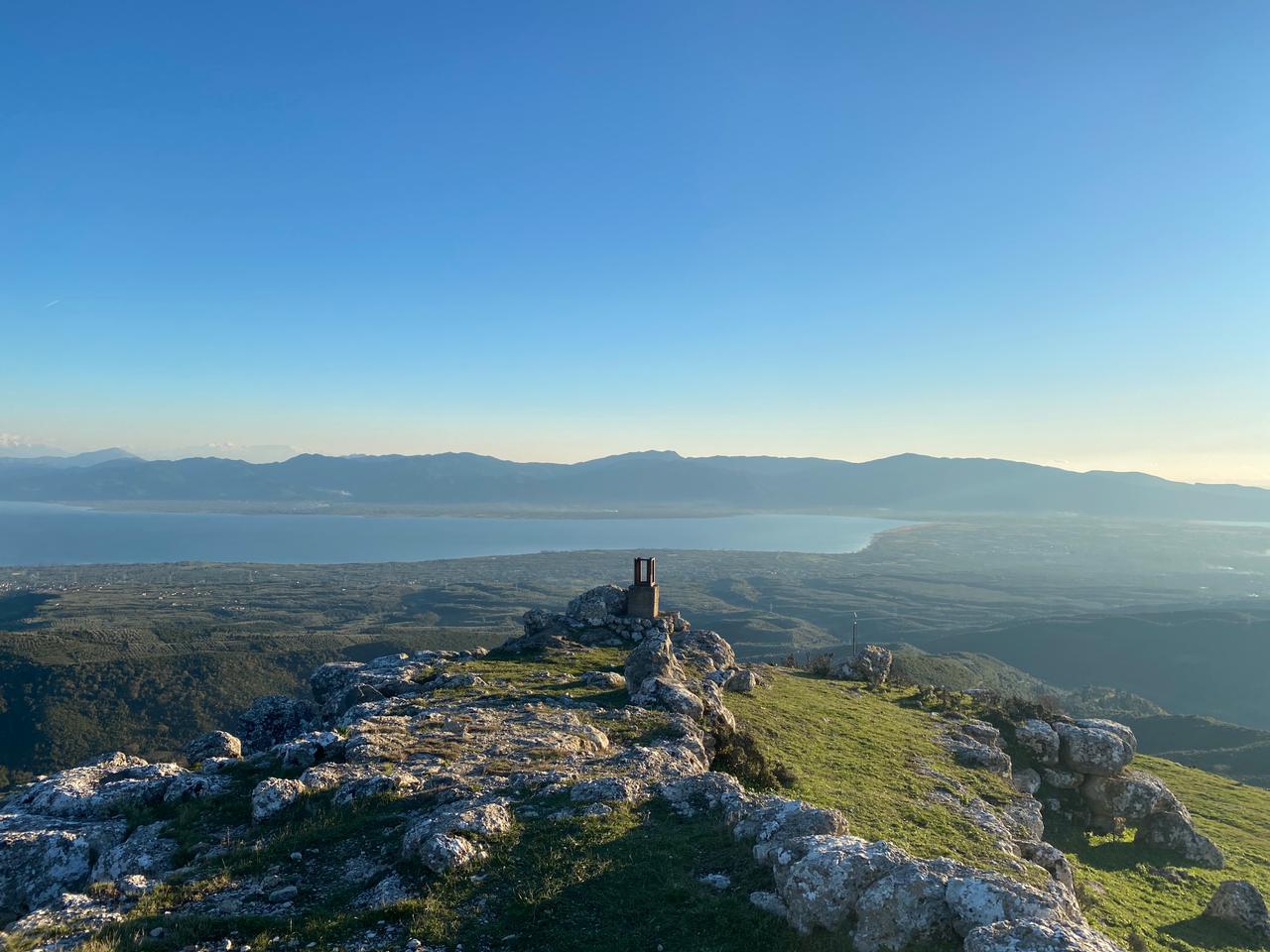 Το πυραμιδοειδές κάστρο του Βλοχού. - Ταξιδιωτικά Νέα