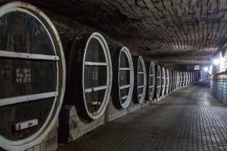 Milestii Mici: το χωριό της Μολδαβίας που κρύβει την μεγαλύτερη υπόγεια κάβα του κόσμου - Μολδαβία
