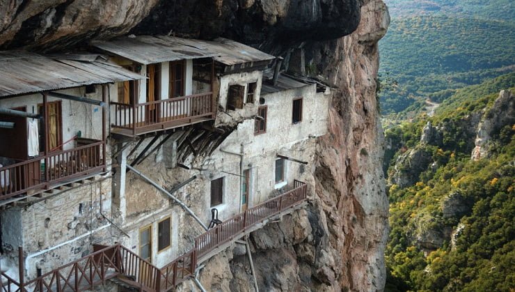 Τα ωραιότερα μοναστήρια της ηπειρωτικής Ελλάδας - Ελλάδα Τα ωραιότερα μοναστήρια της ηπειρωτικής Ελλάδας - Ελλάδα