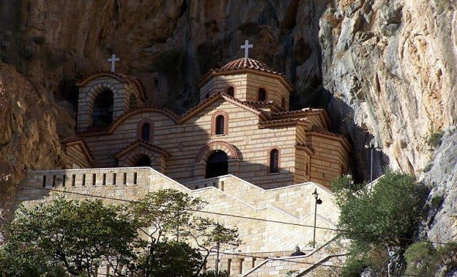 Τα ωραιότερα μοναστήρια της ηπειρωτικής Ελλάδας - Ελλάδα Τα ωραιότερα μοναστήρια της ηπειρωτικής Ελλάδας - Ελλάδα