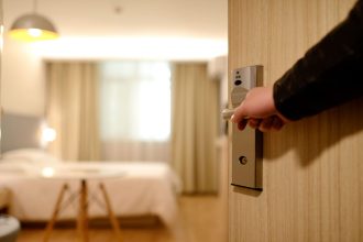 Προβλήματα στην εύρεση προσωπικού για τις τουριστικές επιχειρήσεις της Χαλκιδικής - Ταξιδιωτικά Νέα