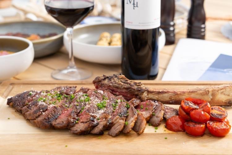 Barolo: μοναδική μεσογειακή κουζίνα στο νησί της Σαντορίνης - Ταξίδι γεύσεων