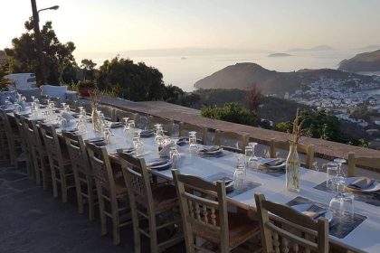 Λόζα, το αγαπημένο εστιατόριο στην Πάτμο με την μαγευτική θέα - Ταξιδιωτικοί οδηγοί