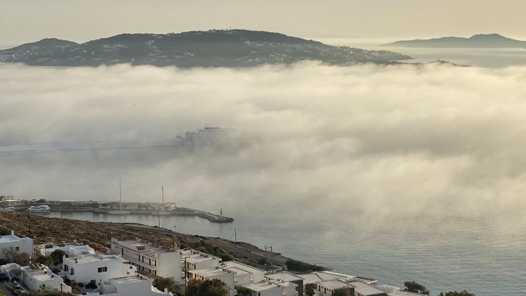 Το εντυπωσιακό τοπίο που αντίκρισαν οι κάτοικοι της Μυκόνου - Ταξιδιωτικά Νέα Το εντυπωσιακό τοπίο που αντίκρισαν οι κάτοικοι της Μυκόνου - Ταξιδιωτικά Νέα