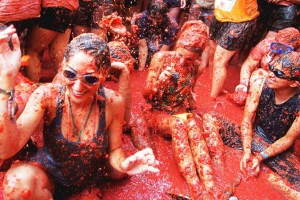 La Tomatina: Ένα απο τα πιο ασυνήθιστα φεστιβάλ του κόσμου - Ισπανία