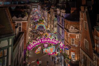 Carnaby Street: ο πρωτότυπος χριστουγεννιάτικος στολισμός του πιο λαμπερού δρόμου στο Λονδίνο - Εξωτερικό, Ιαπωνία