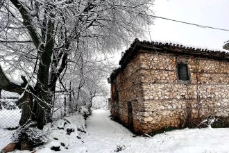 Χιονισμένο Άγκιστρο: Το μικρό χωριό στην άκρη της Ελλάδας - Ελλάδα, Αθήνα