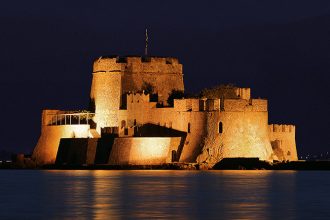Μπούρτζι: το μοναχικό κάστρο του Ναυπλίου - Ναύπλιο