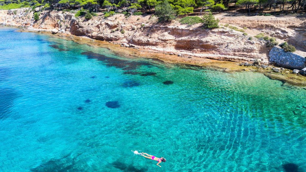 Το παραδεισένιο νησί με το μυστικό τούνελ και τους ξεχωριστούς κατοίκους - Ελλάδα