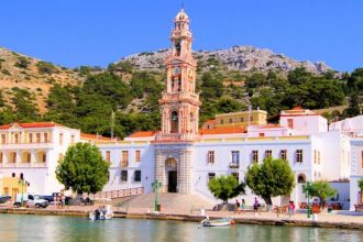 Ένα από τα ψηλότερα μπαρόκ καμπαναριά στον κόσμο βρίσκεται στη Μονή του Πανορμίτη στη Σύμη - Σκόπελος, Ελλάδα
