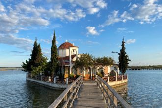 Μονή Αγίου Νικολάου: το μοναδικό μοναστήρι της Ελλάδας που «επιπλέει» - Ελλάδα