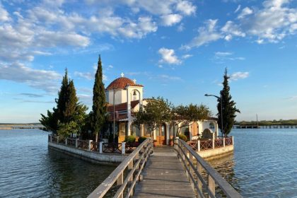 Μονή Αγίου Νικολάου: το μοναδικό μοναστήρι της Ελλάδας που «επιπλέει» - Ελλάδα
