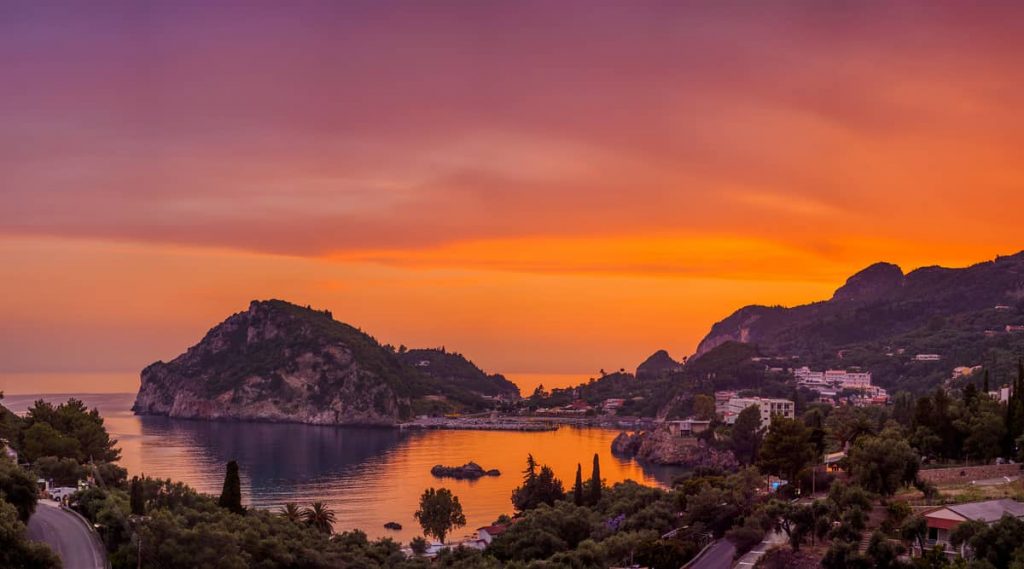 10 τέλεια σημεία για να δείτε το ηλιοβασίλεμα στα ελληνικά νησιά - Best Of 10 τέλεια σημεία για να δείτε το ηλιοβασίλεμα στα ελληνικά νησιά - Best Of