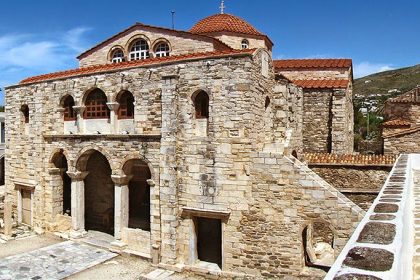 Παναγία η Εκατονταπυλιανή: το σπουδαιότερο μνημείο βυζαντινής αρχιτεκτονικής στο Αιγαίο - Ελλάδα