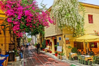 Πλάκα: Σεργιάνι σε μία από τις πιο όμορφες, γραφικές και ιστορικές γειτονιές της Αθήνας - Ηπειρωτική Ελλάδα