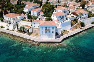 Σπέτσες: Απόδραση στο πιο κοσμοπολίτικο νησί του Αργοσαρωνικού - Ελλάδα