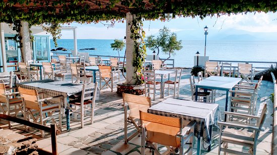 Sunset restaurant: παραδοσιακές ναξιώτικες γεύσεις με θέα το αιγαιοπελαγίτικο ηλιοβασίλεμα - Νάξος