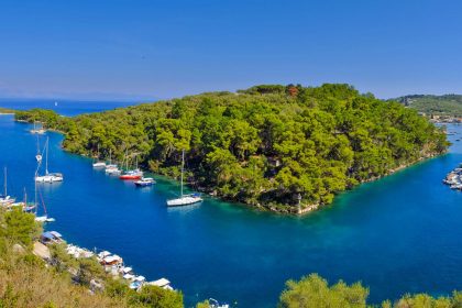 Παξοί: Πώς το Maestro αύξησε τη δημοτικότητα του νησιού - Κορυφαίο αξιοθέατο... το σπίτι του Παπακαλιάτη - Giveaways