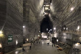 Αλατωρυχείo Σαλίνα Πράχοβα: Επίσκεψη στο μεγαλύτερο αλατωρυχείο της Ευρώπης - Ρουμανία