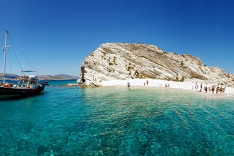 Το μικρό νησάκι των Λειψών καλεί τους επισκέπτες του με ένα... video clip - Ελλάδα