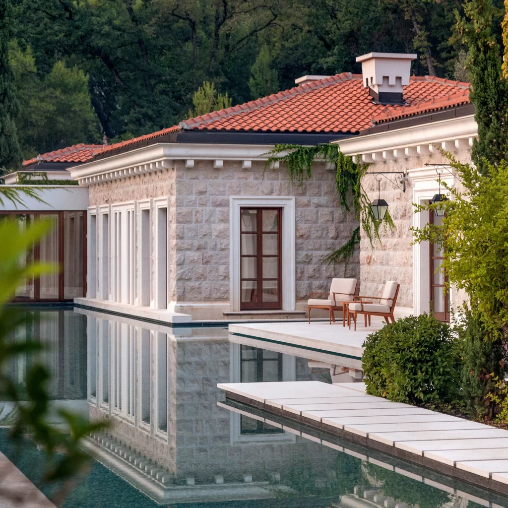 Σβέτι Στέφαν: Το μικρό ψαροχώρι που έγινε ξενοδοχειακό συγκρότημα - Εξωτερικό