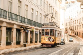 Αλφάμα: Η γειτονιά της Λισαβόνας που παραμένει "αλώβητη" στο πέρασμα του χρόνου - Ευρώπη