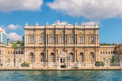 Ντολμά Μπαχτσέ: Εξερευνήστε το μεγαλύτερο παλάτι της Τουρκίας - Εξωτερικό