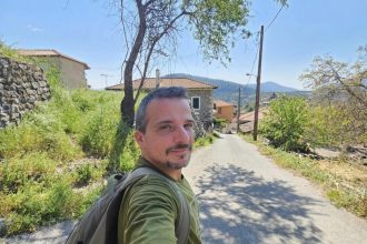 Ο Στέλιος Χαραλάμπους μας αποκαλύπτει ποια είναι τα 5 κρυφά χωριά «διαμάντια» της Ελλάδας - Travellers, Λονδίνο
