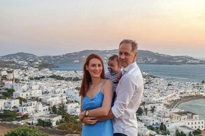 Οικογενειακές διακοπές: Ανδρομάχη, Γιάννης και μικρός Κωνσταντίνος μας μαθαίνουν τον τρόπο! - It's a Sign