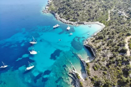 Βαλί: Η πανέμορφη παραλία της Καστού - Καστός