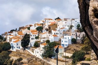 Νίσυρος: 5 μέρη στο ηφαιστειακό νησί που αξίζει να επισκεφθείς - Travellers