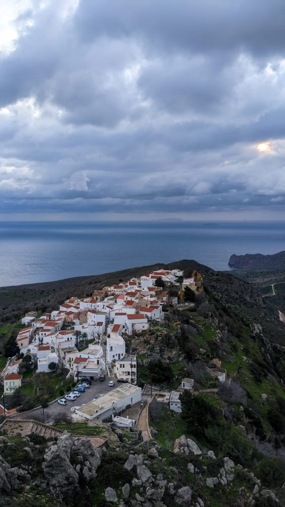 Νίσυρος: 5 μέρη στο ηφαιστειακό νησί που αξίζει να επισκεφθείς - Travellers