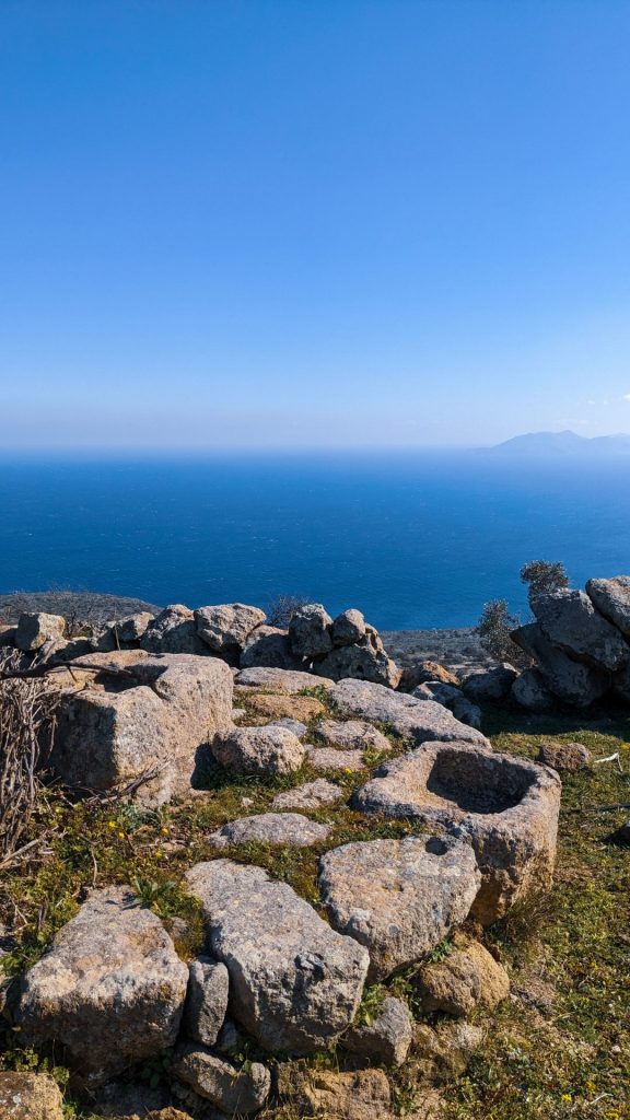 Νίσυρος: 5 μέρη στο ηφαιστειακό νησί που αξίζει να επισκεφθείς - Travellers