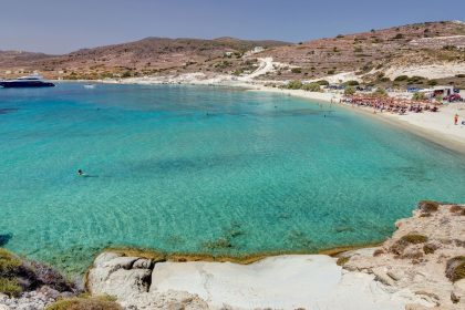 Πράσσα: Η πανέμορφη παραλία της Κιμώλου με τα τιρκουάζ νερά - Ελλάδα