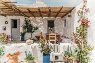 Στο λαογραφικό αγρόκτημα «Ρίζες» αναβιώνει ο αυθεντικός μυκονιάτικος τρόπος ζωής - Νησιά Αιγαίου