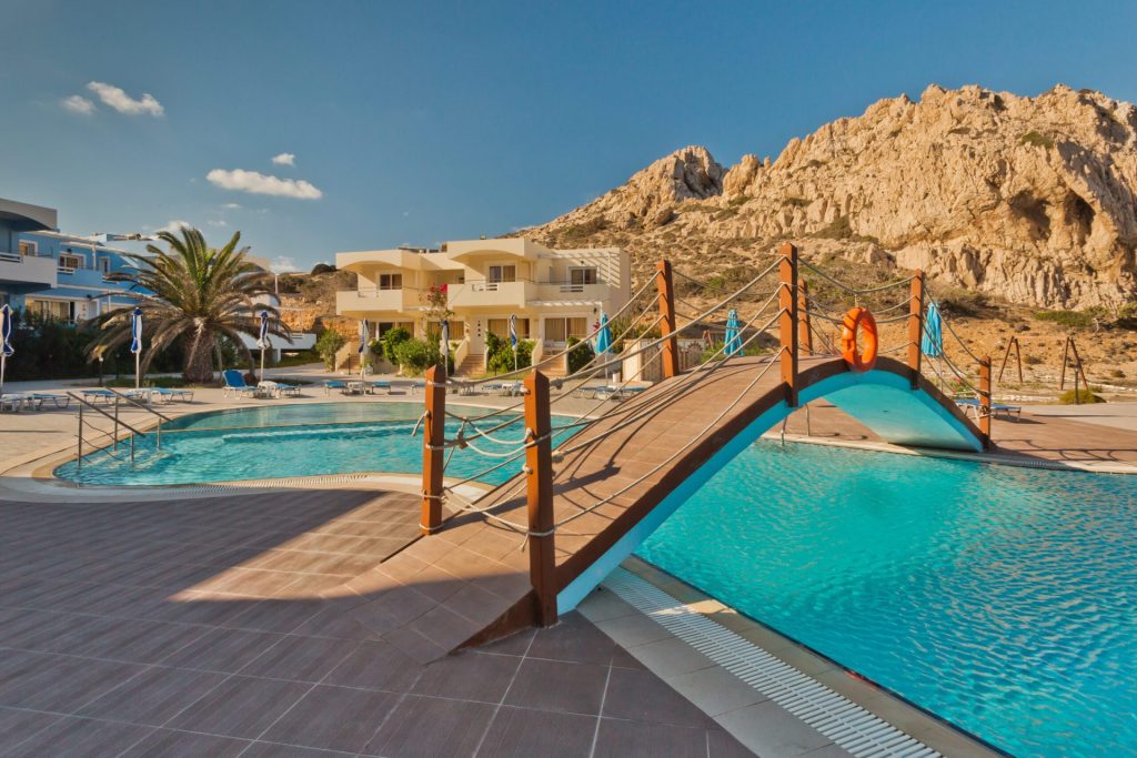 Κάρπαθος: Στο «Royal Beach Hotel» η πολυτέλεια συναντά τη φιλοξενία - Ελλάδα
