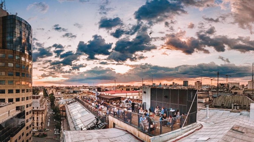Linea-Closer to the Moon: Ένα ιδιαίτερο Rooftop Bar στην καρδιά του Βουκουρεστίου - Ρουμανία