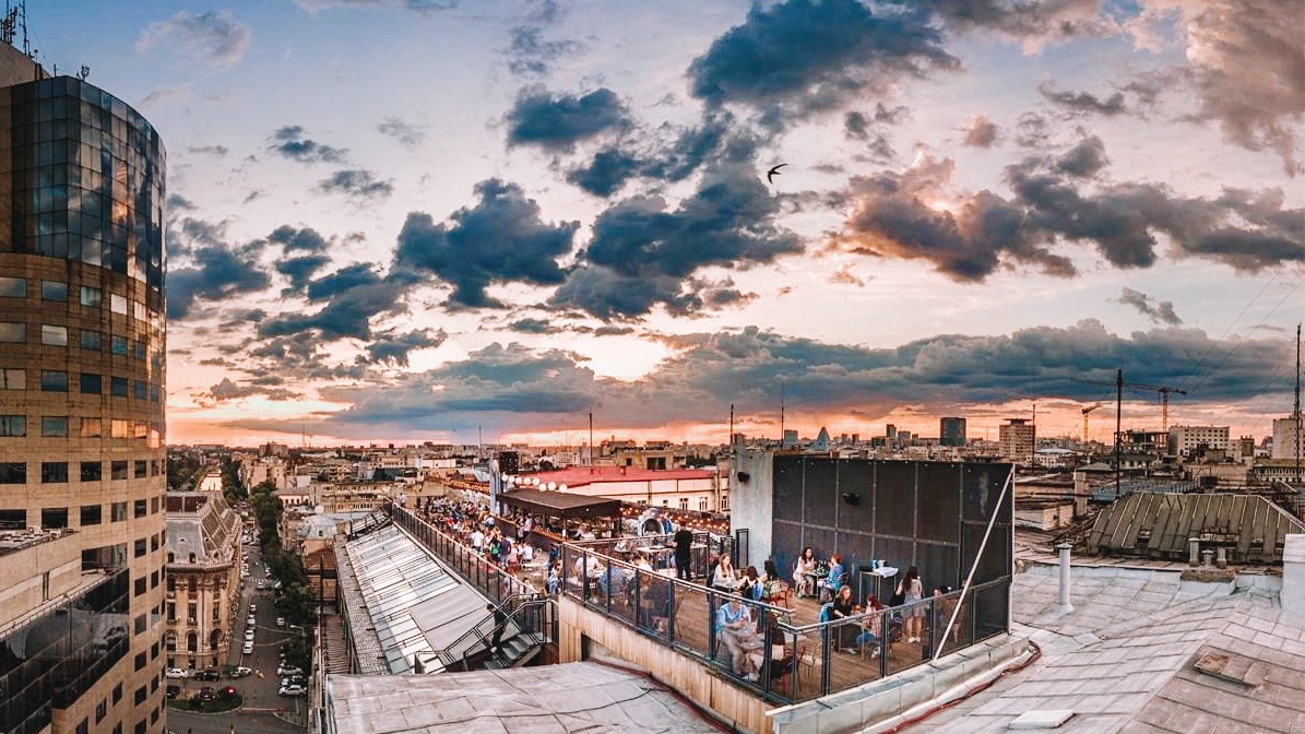 Linea-Closer to the Moon: Ένα ιδιαίτερο Rooftop Bar στην καρδιά του Βουκουρεστίου - 48 ώρες